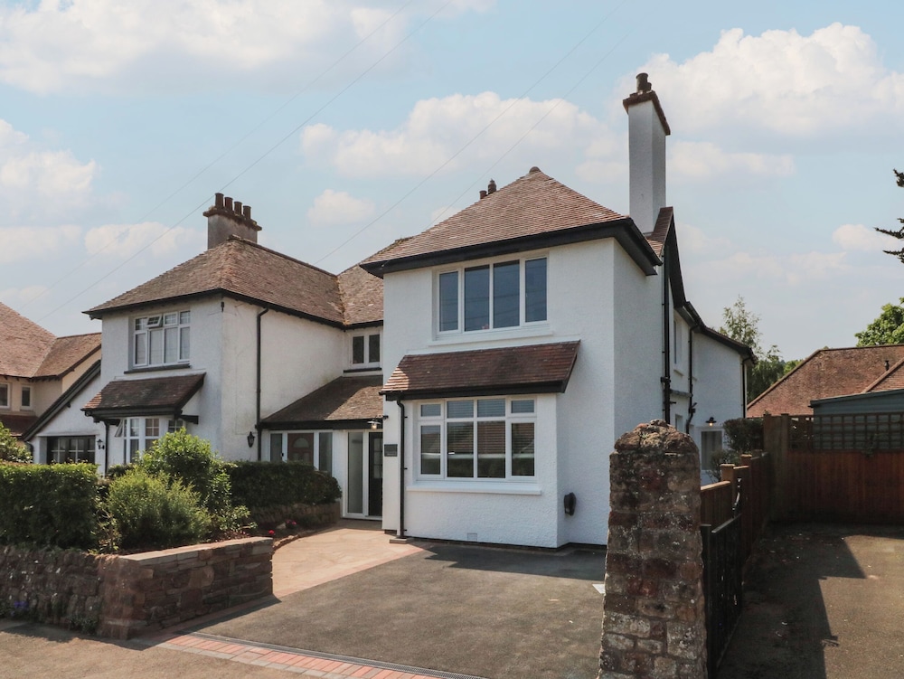 Wendy's Cottage — 4-Star Luxury Hotel in Minehead, United Kingdom