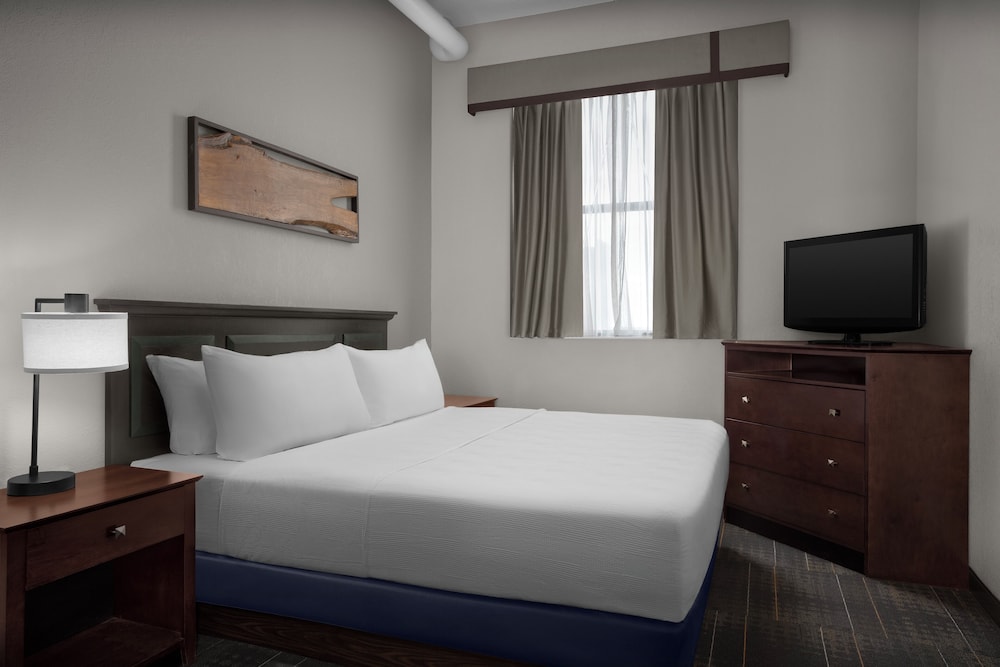 The Suites Hotel at Waterfront Plaza - photo 14