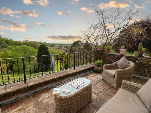 The Grooms — 4-Star Luxury Hotel in Lydney, United Kingdom