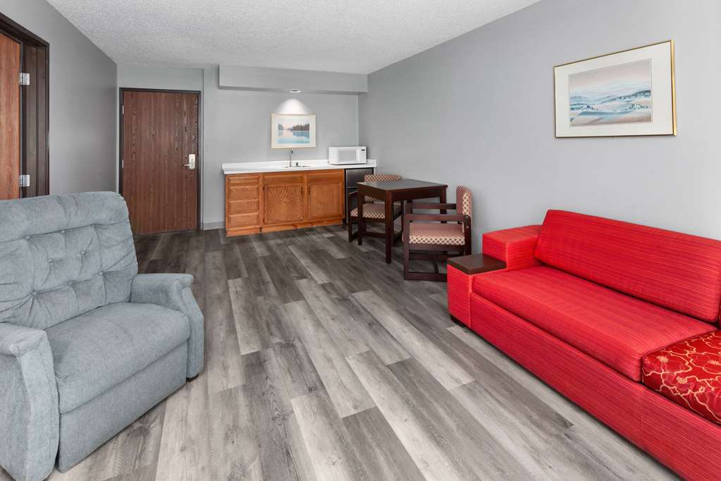 Super 8 by Wyndham Sun Prairie Madison E - photo 27