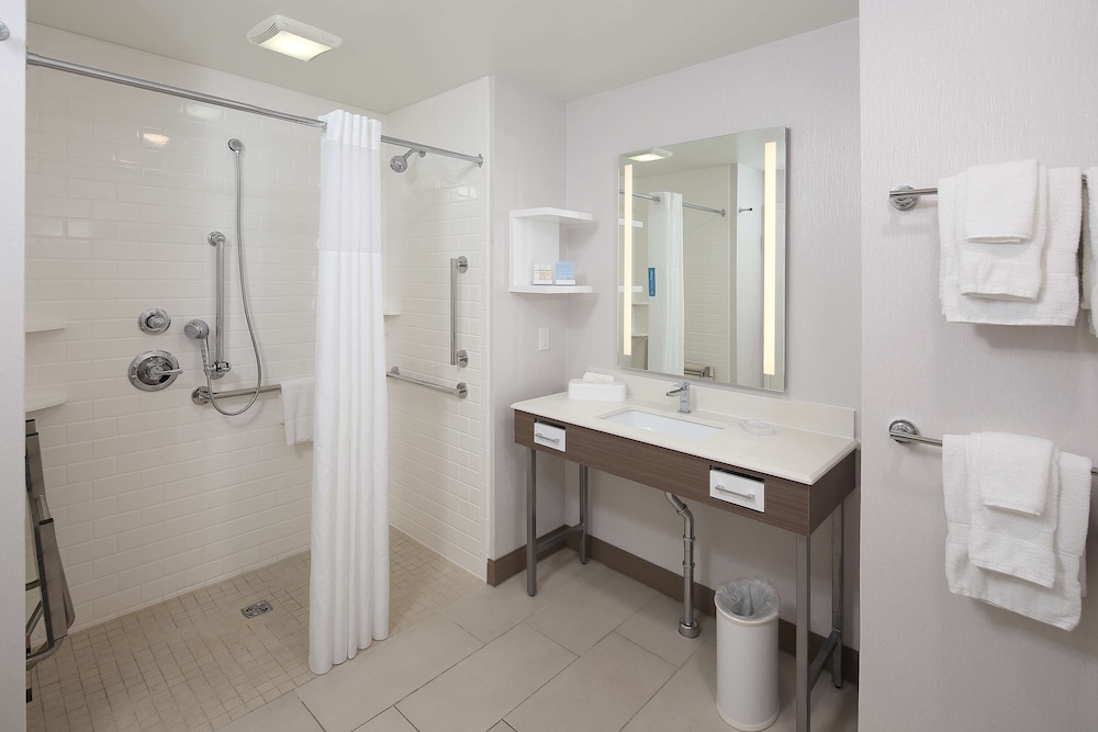 Hampton Inn Holland - photo 36