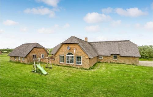 7 Bedroom Awesome Home In Ulfborg — 4-Star Luxury Hotel in Ulfborg, Denmark