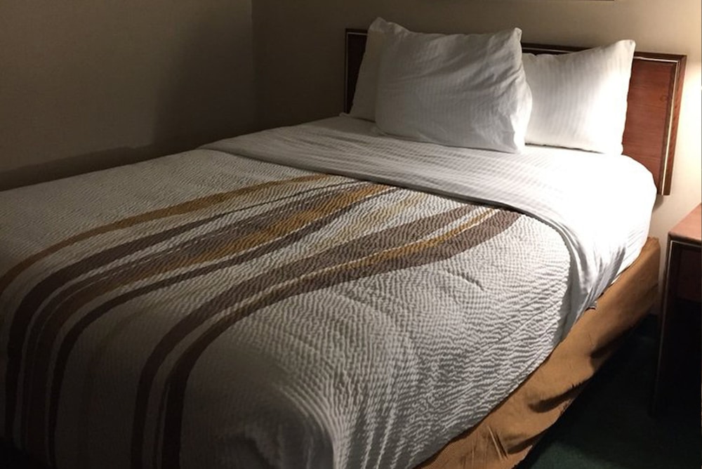 Norwood Inn & Suites by BlissPoint Post Rd Indianapolis - photo 9