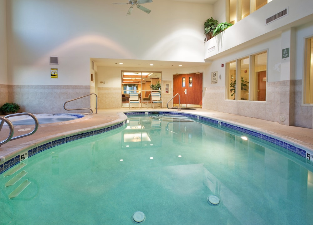 Holiday Inn Express & Suites Carson City by IHG - photo 23