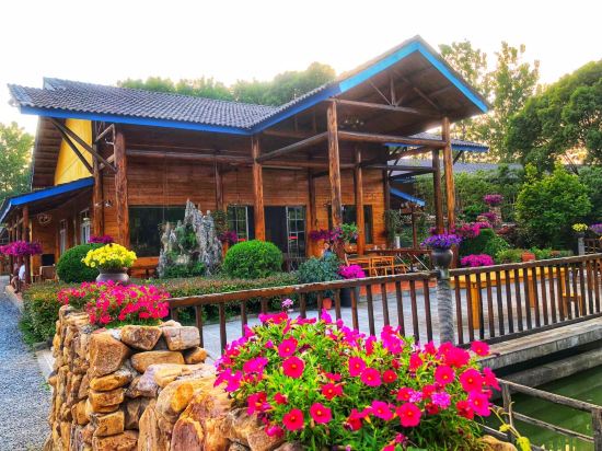 Mountain Life Resort in Zhongxiang, People's Republic of China