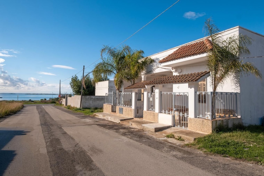 Villa Aloha In Porto Cesareo Ac — 4-Star Luxury Hotel in Porto Cesareo, Italy