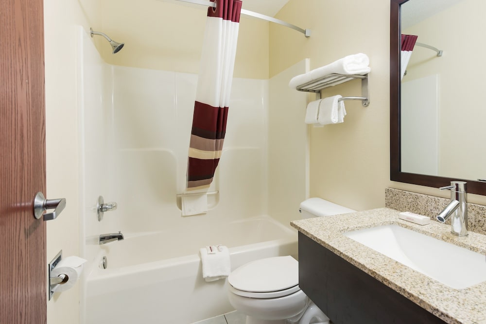 Red Roof Inn Auburn - photo 22