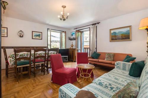 Cozy Apartment in Courmeyeur City Center — 4-Star Luxury Hotel in Courmayeur, Italy