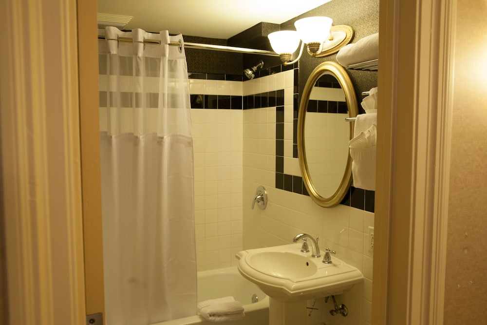 Ambassador Hotel Milwaukee Trademark Collection by Wyndham - photo 35