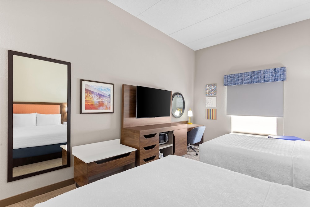 Hampton Inn & Suites Bolingbrook - photo 17