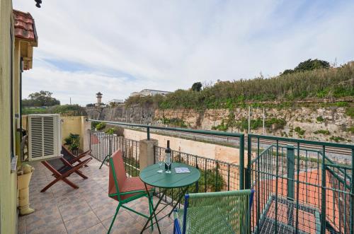 Bright Apt w Balcony AC Parking By TimeCooler — 4-Star Luxury Hotel in Lisbon, Portugal