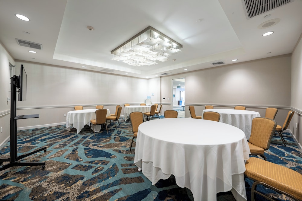 Crowne Plaza Ventura Beach by IHG - photo 124