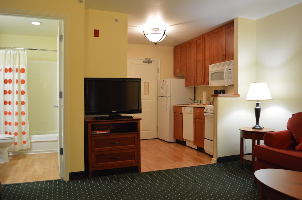 TownePlace Suites by Marriott Quantico Stafford - photo 34