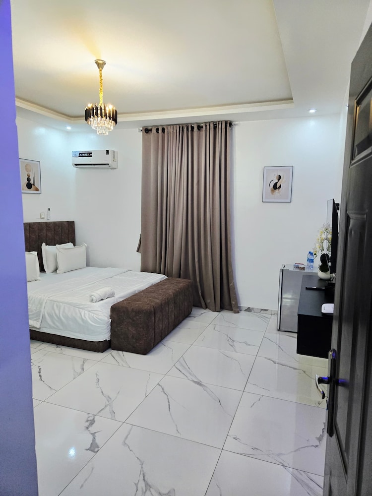 DF Blessed Apartment — 4-Star Luxury Hotel in Abuja, Nigeria
