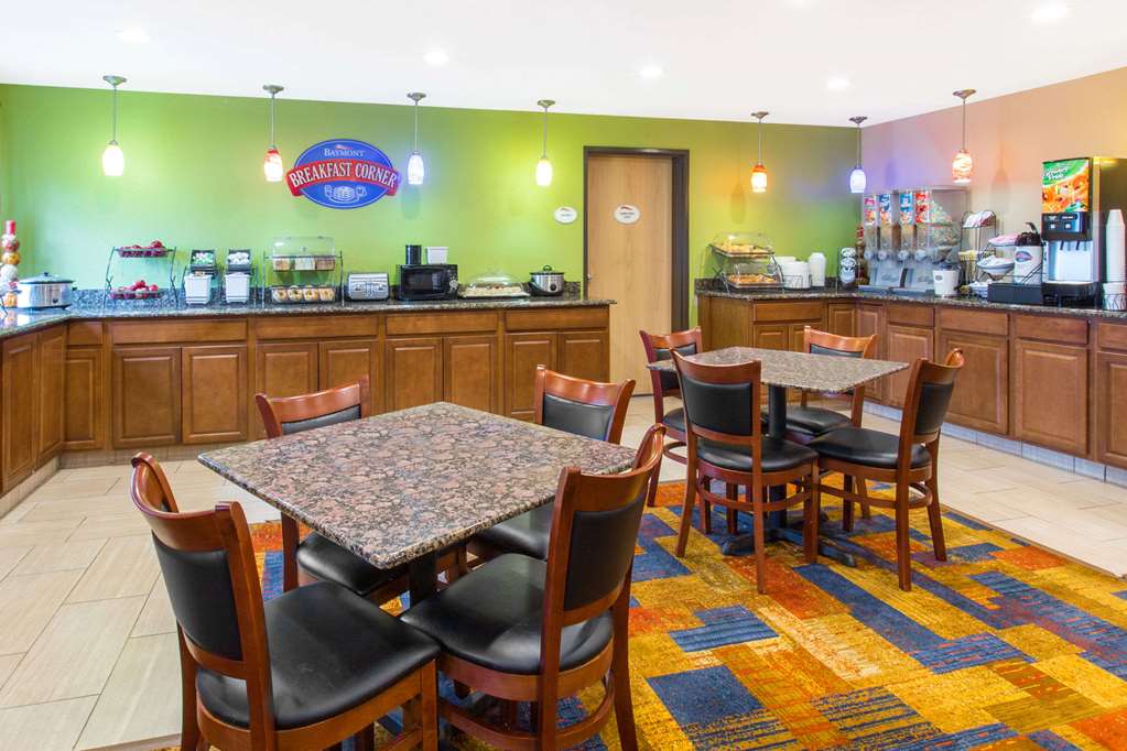Baymont by Wyndham Waukesha - photo 14
