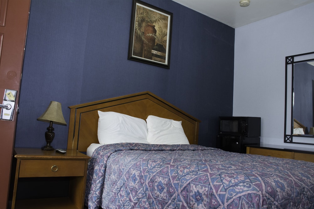 At 9 Motel - photo 8