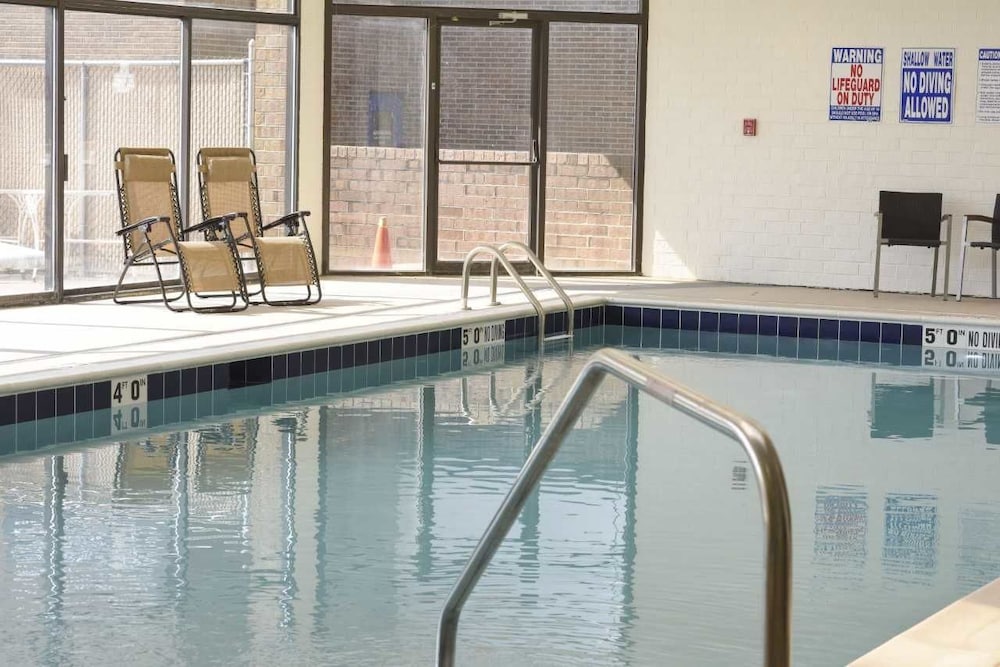 DoubleTree by Hilton Battle Creek - photo 20