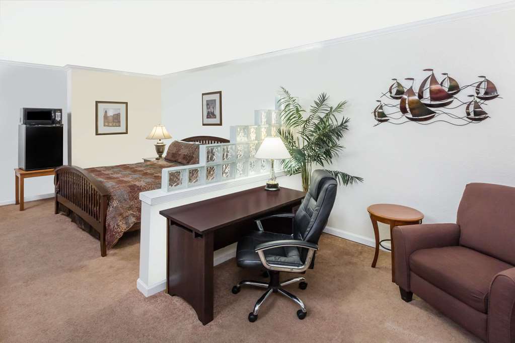 Travelodge by Wyndham Shreveport LA - photo 11