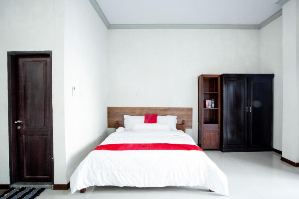 RedDoorz near GOR Sempaja Samarinda in Samarinda, Indonesia