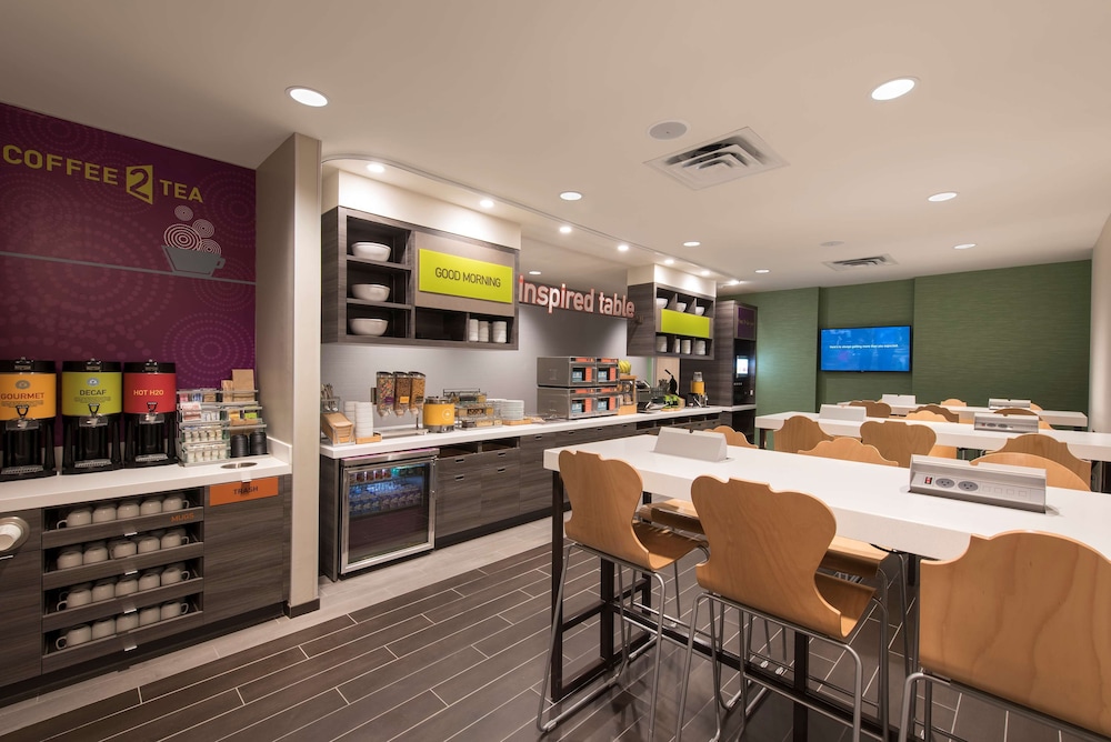 Home2 Suites by Hilton Indianapolis Downtown - photo 21