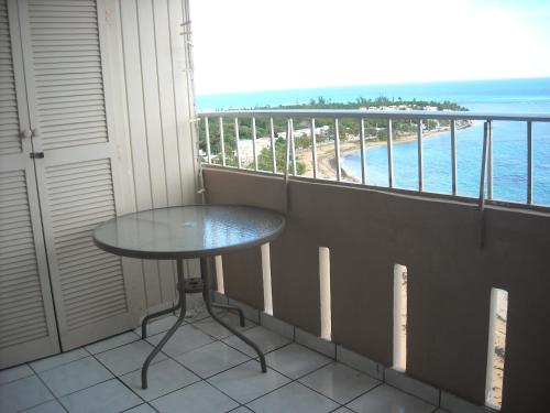 Ocean Front Apartment — Luquillo — photo 2