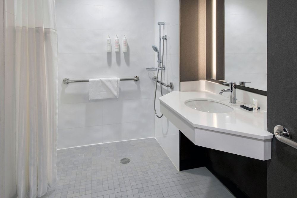 New York Marriott at the Brooklyn Bridge - photo 49