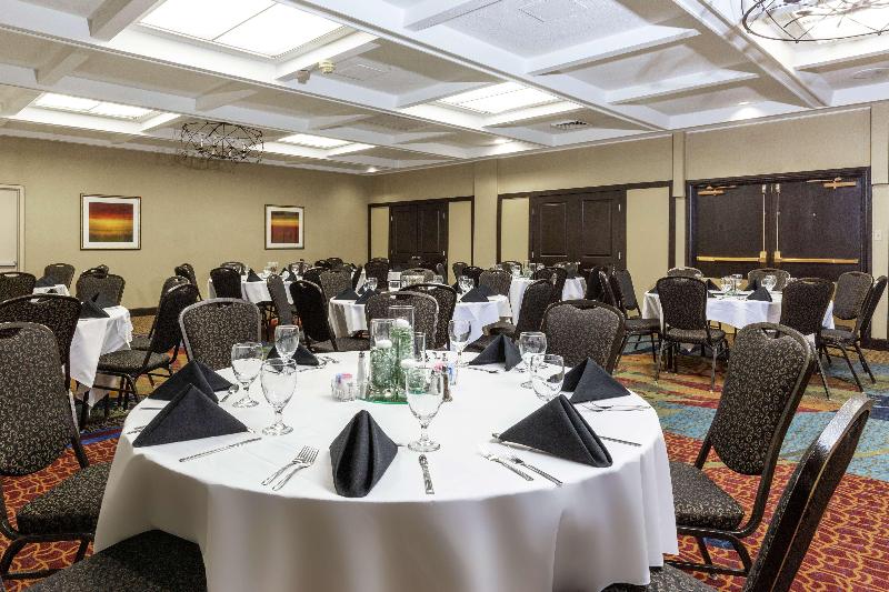 Embassy Suites by Hilton Kansas City Plaza - photo 55