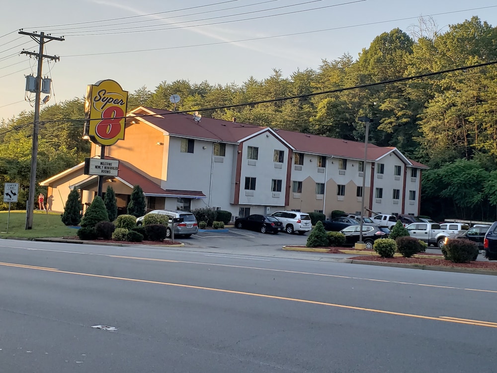 Super 8 by Wyndham Martinsville VA - photo 18
