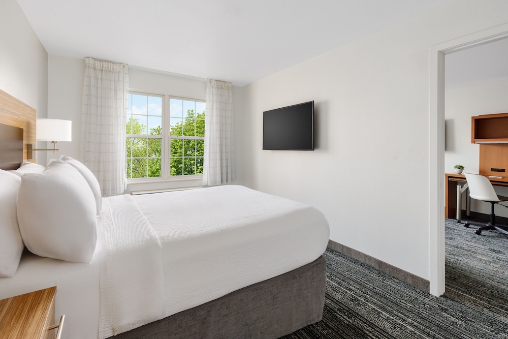 TownePlace Suites by Marriott Manchester - photo 9