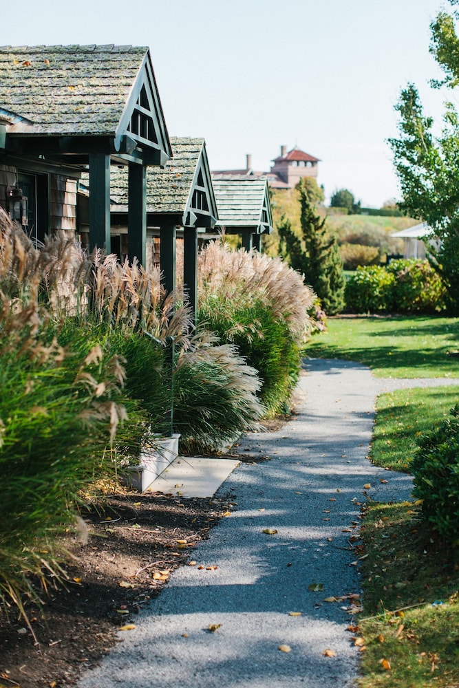 Castle Hill Inn - photo 15