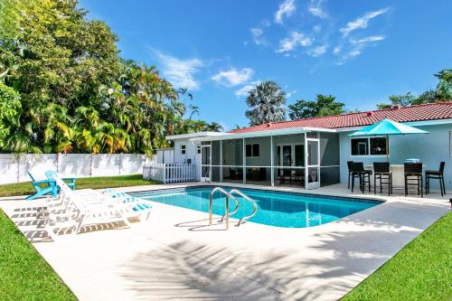 Luxury 5BR Villa Heated Pool near Beach & Casino — 4-Star Luxury Hotel in Dania Beach, United States