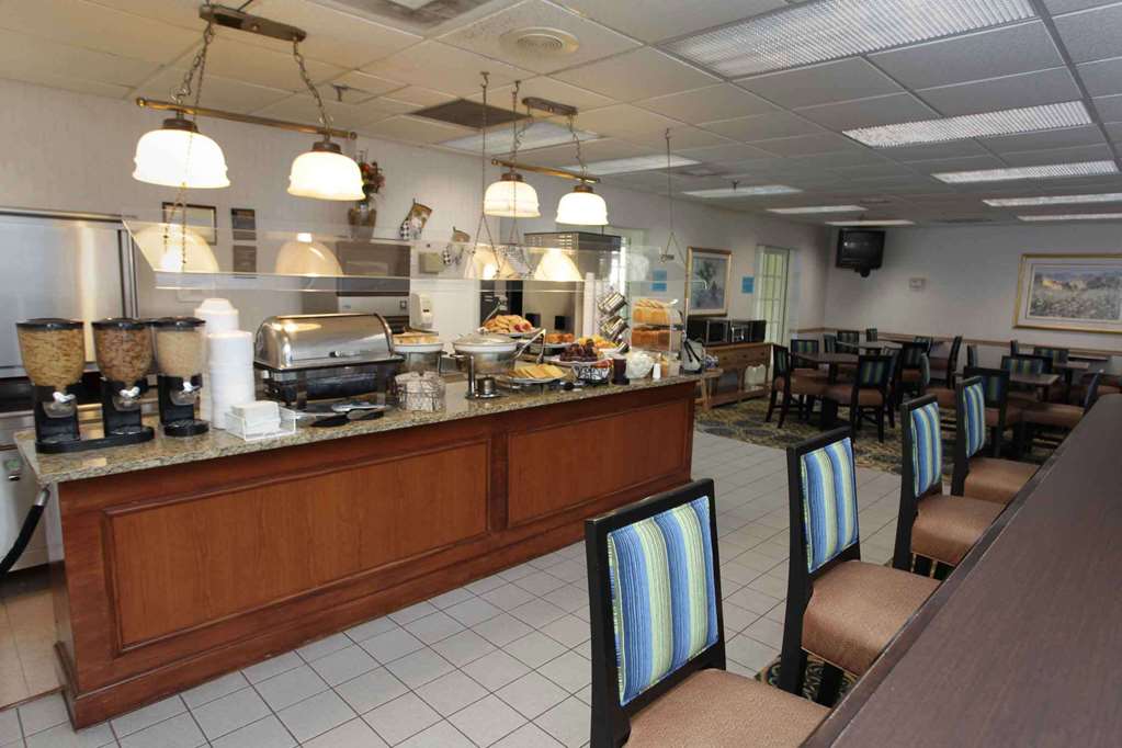 Wyndham Garden Jacksonville - photo 7