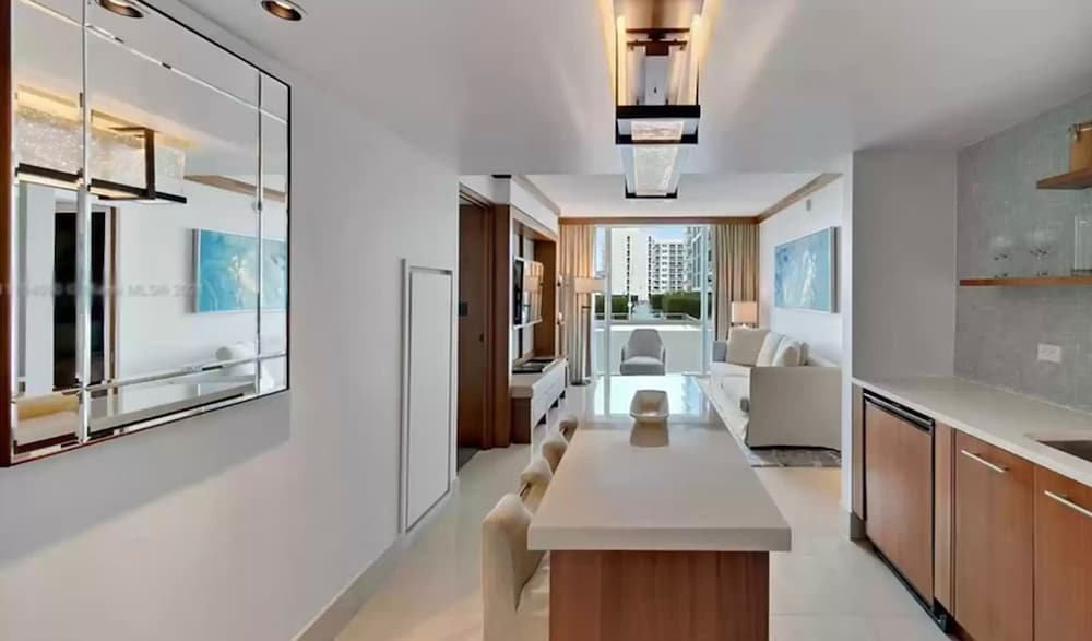 Luxury Condo Wellness Spa Resort By LMC - photo 2