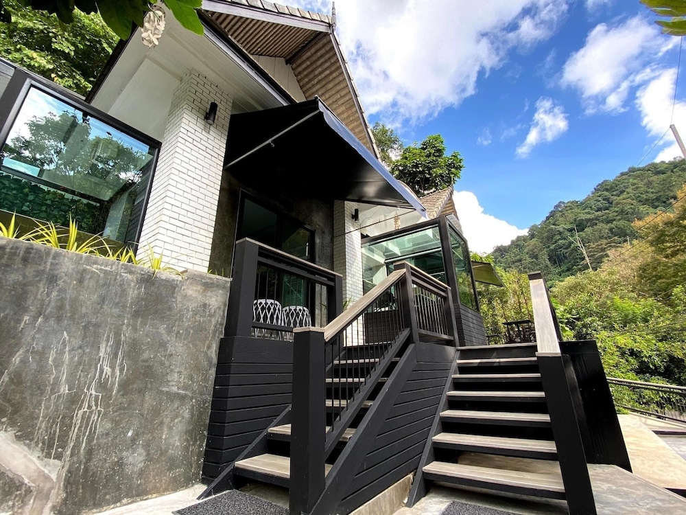 Nomads Hillside Chiangmai in Mae On, Thailand