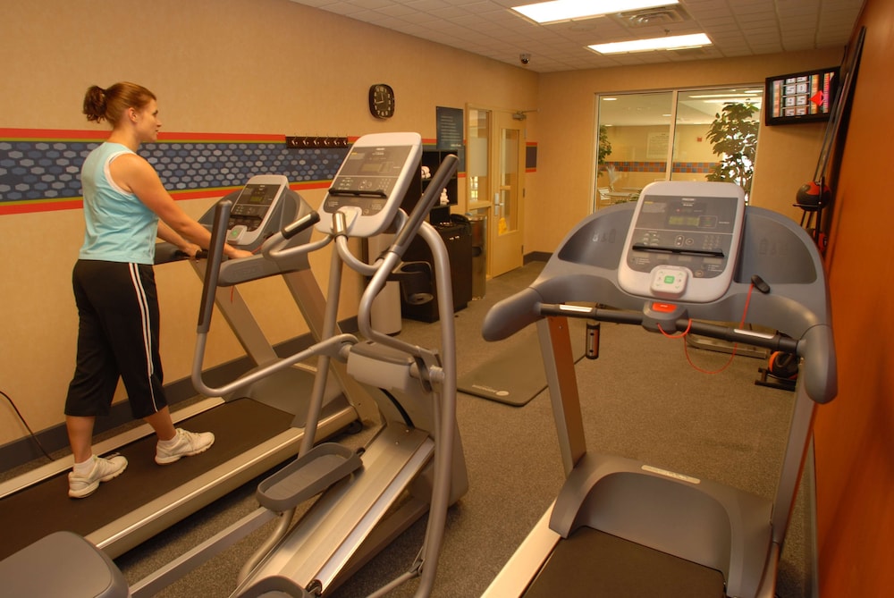 Hampton Inn Gloucester - photo 33