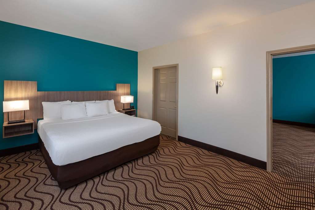 La Quinta Inn & Suites by Wyndham Midland North - photo 24