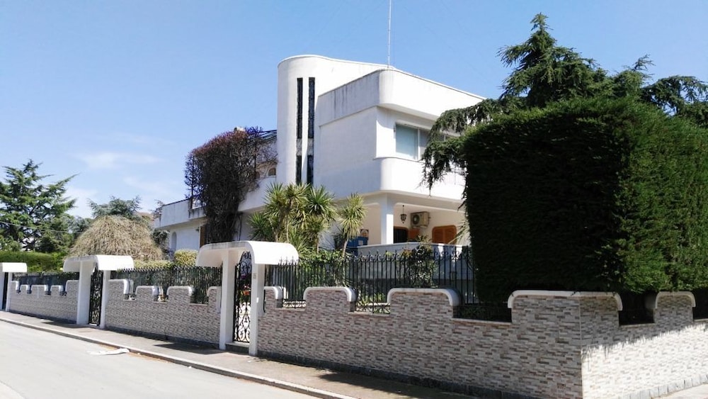 Villa Mary B&B — 4-Star Luxury Hotel in Trani, Italy