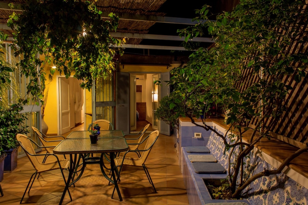 Dimora dei Giganti - last minute hotel in Naples