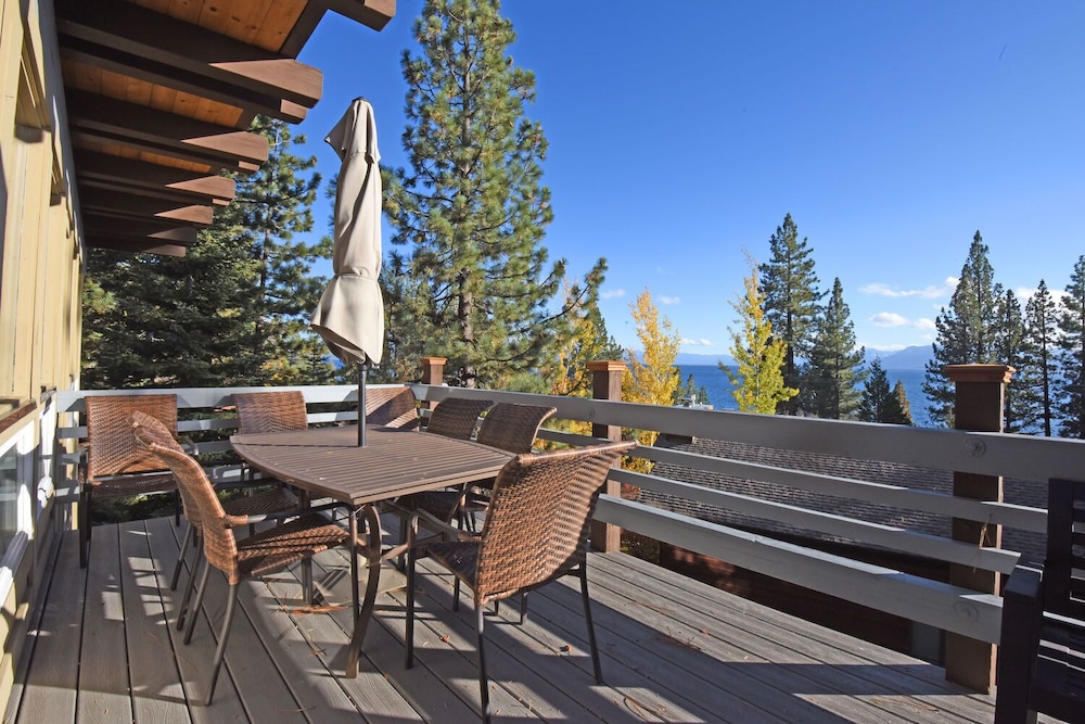 Dollar Point Delight - carbon neutral hotel in Unknown City