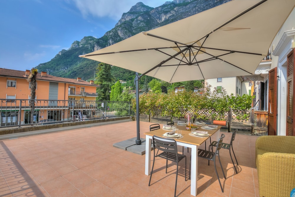 Boutique Terrace Apartment In The Center — 4-Star Luxury Hotel in Riva Del Garda, Italy