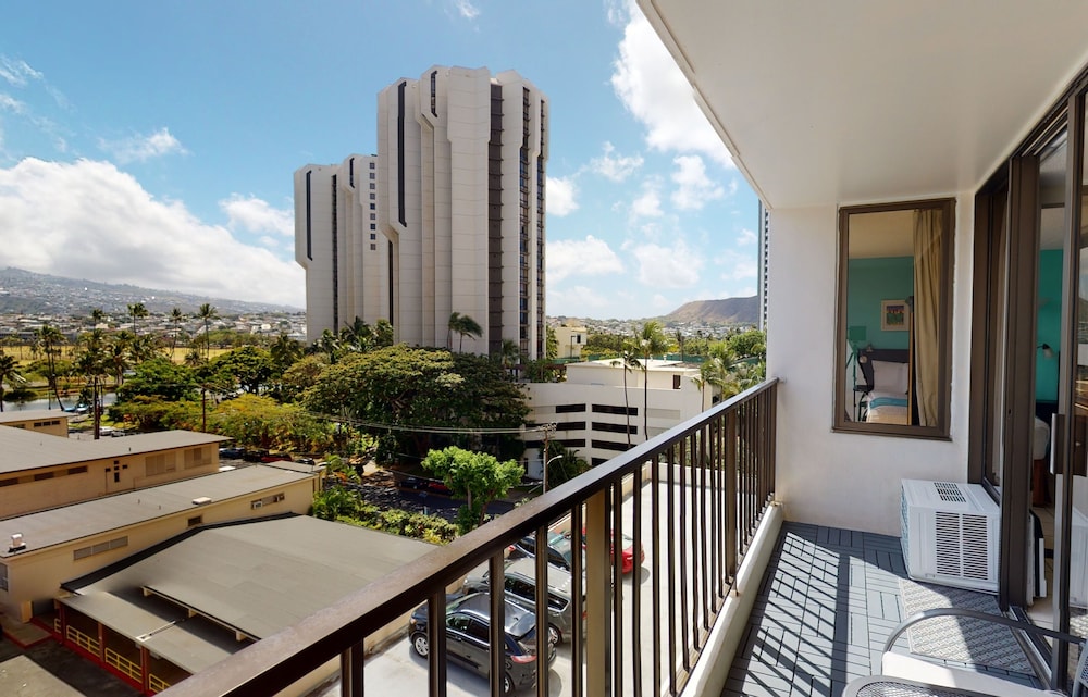 Waikiki Banyan High Level Condo with Private Lanai by Koko Resort Vacation Rentals - photo 109