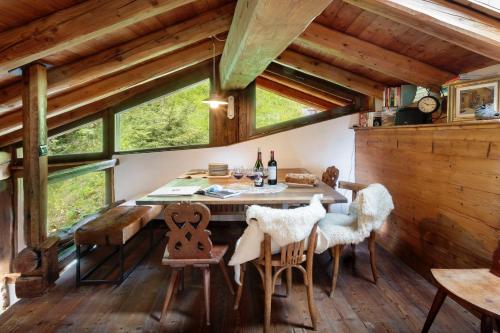 HelloChalet Chalet da MiRo Sunny terraces with stunning Matterhorn views reachable on foot only — 4-Star Luxury Hotel in Valtournenche, Italy