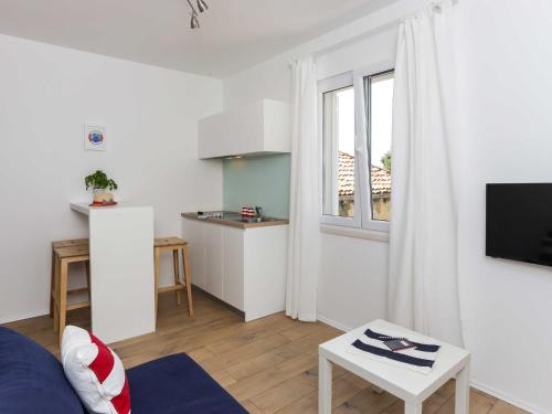 Apartments Villa Karmen One Bedroom Apartment Viktor