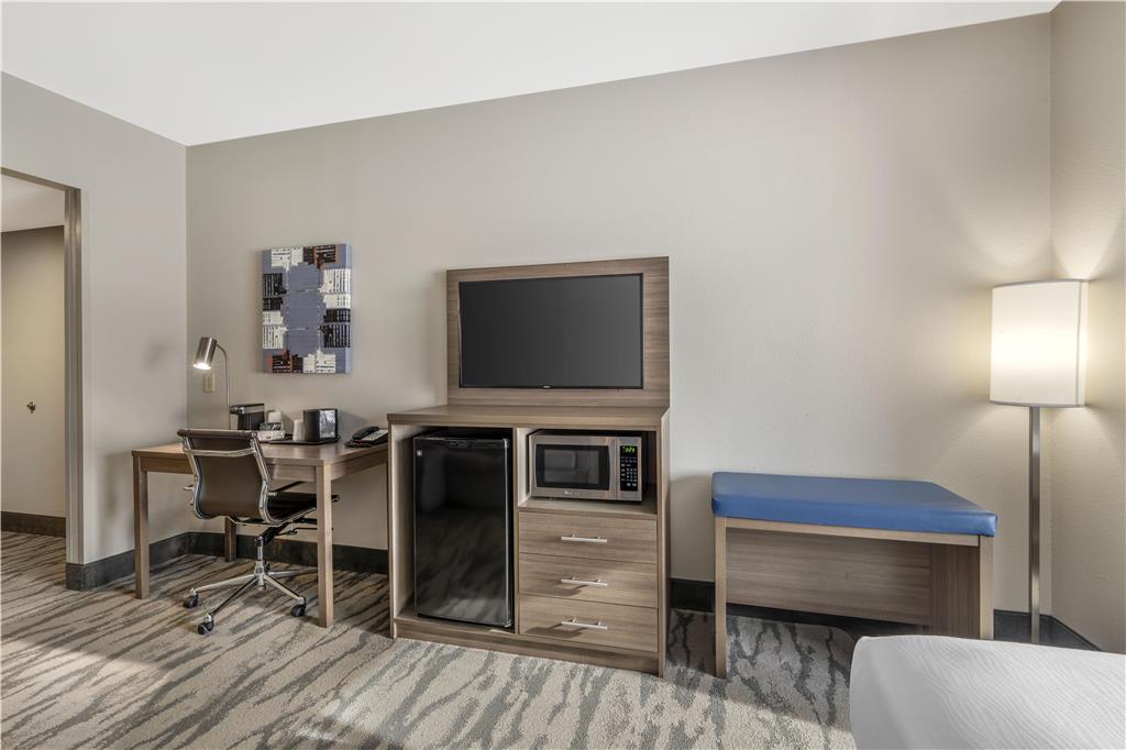 Best Western Plus Castlerock Inn & Suites - photo 14