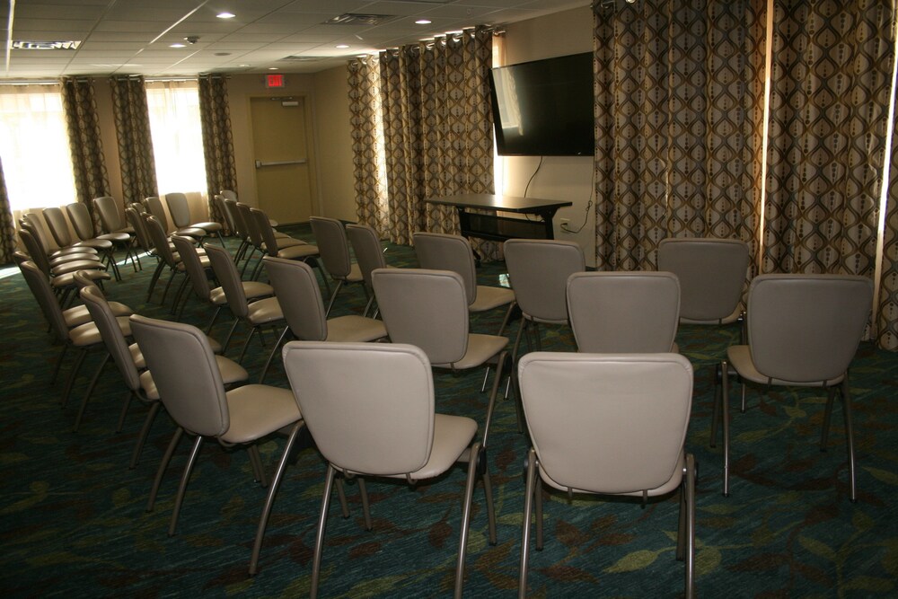 Candlewood Suites College Station At University by IHG - photo 56