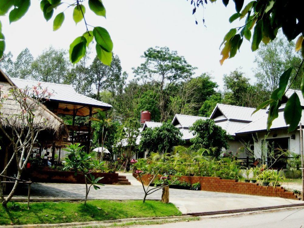 Viengkaew Resort - carbon neutral hotel in Fang
