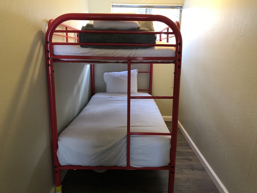 Cedar Inn & Suites - photo 26