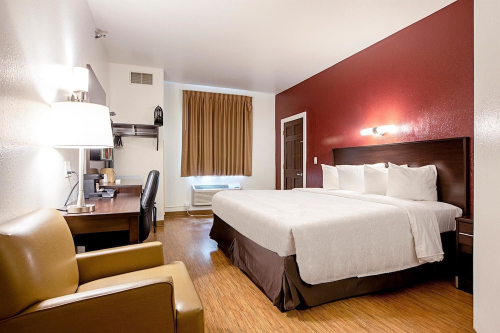 Seasons Inn Traverse City - photo 10