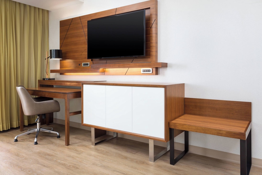 Courtyard by Marriott Santa Monica - photo 21