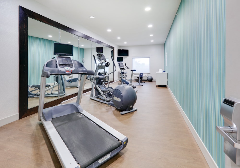 Holiday Inn Express Hotel & Suites Cleburne by IHG - photo 23